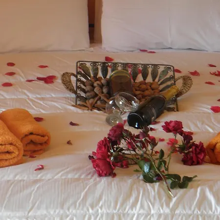 Koustenis Village Otel 3*