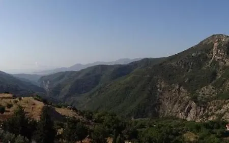 Koustenis Village Hotell